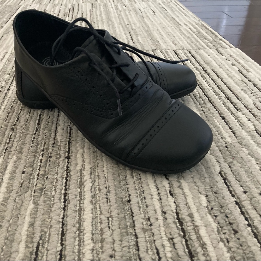Men's Groundies Prague black leather barefoot dress shoes